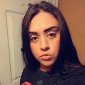 Meet your Posher, Selena